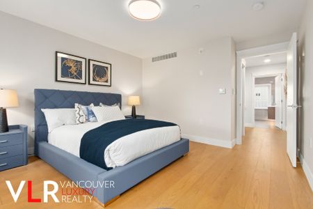 Townhouse in Vancouver West Side, BC - Photo 5