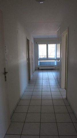 3.5 Zimmer-Wohnung mit Aussicht in Spreitenbach zu mieten - Photo 2