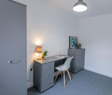 1 bedroom in a house share to rent - Photo 1