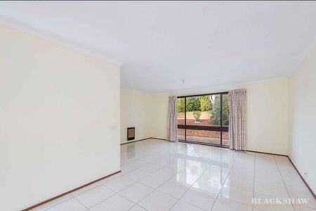 Spacious 3 Bedroom Home with Heating and Cooling - Photo 4