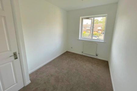 2 bedroom terraced house to rent - Photo 3