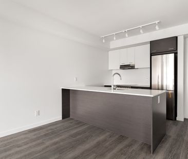 537 Foster Avenue, Coquitlam - Photo 1