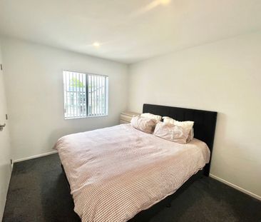 19 Artistry Lane, Papakura, Auckland - Photo 2