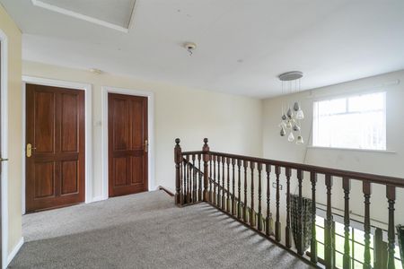 6 The Manor, Blacks Road, - Photo 2