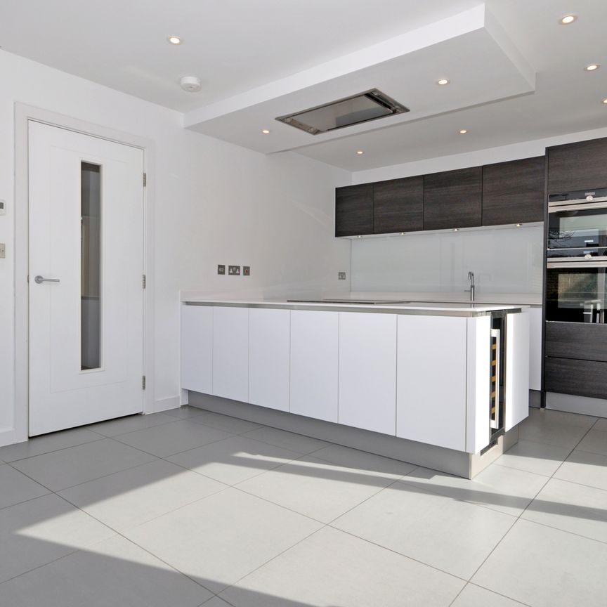 Cirencester Road, Charlton Kings, Cheltenham - Photo 1