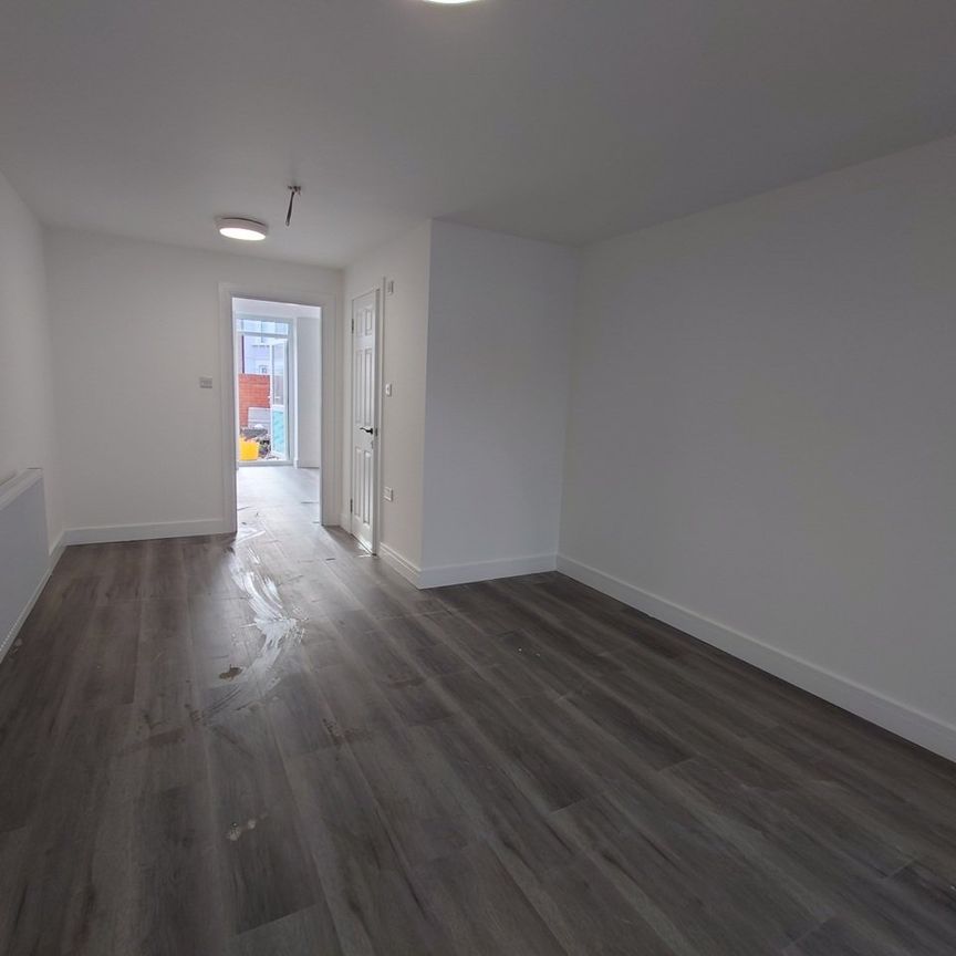 1 Bed Flat, Swindon Close, IG3 - Photo 1