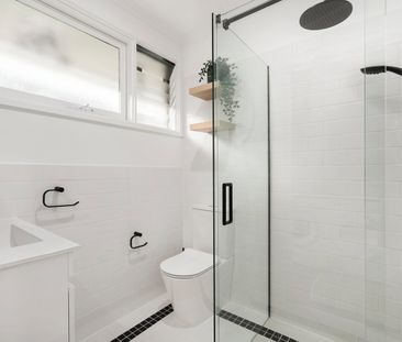 MODERN HOME - Photo 6