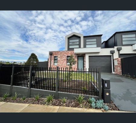 27 Allan Street, Kilmore, Vic 3764 - Photo 5