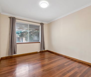 BEAUTIFULLY RENOVATED 2 BED UNIT - Photo 2