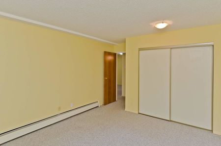 7301 4A Street SW, Calgary - Photo 2