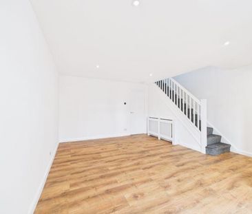 4 bedroom semi-detached house to rent - Photo 5