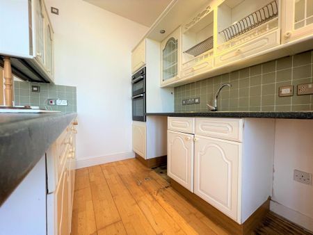 2 bedroom flat to rent - Photo 4