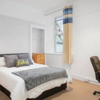 3 rooms available. 9 BEDROOM HOUSE - Photo 1