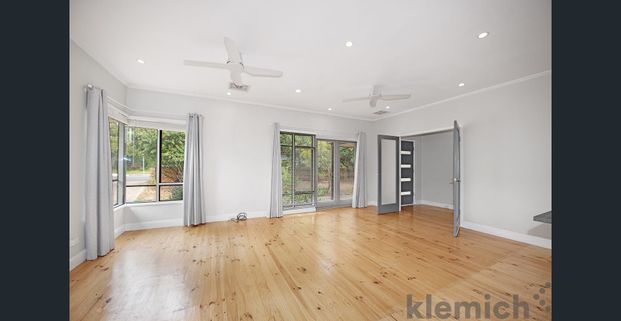 Traditional family home with room to move. - Photo 1