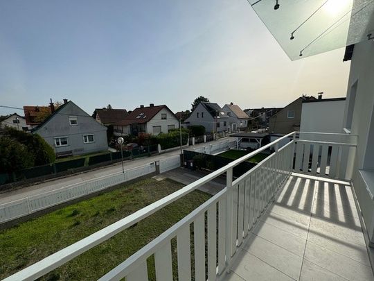 ERSTBEZUG - Dieses sehr schöne, TOP renovierte (2024) Einfamilienhaus in , mit 2 Wohneinheiten liegt in einer kleinen ruhigen Siedlung! - Photo 1