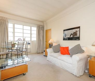 Studio to rent - Photo 1