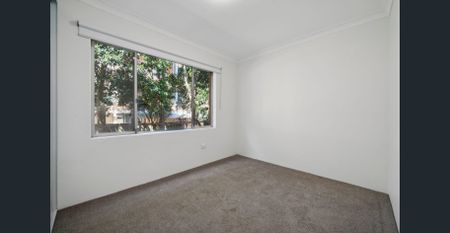 SPACIOUS GROUND FLOOR APARTMENT - Photo 5