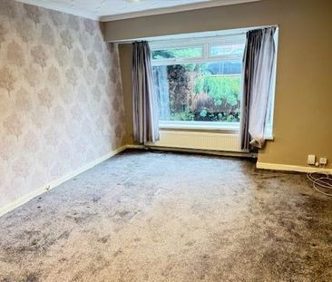 3 Bedroom Bungalow For Rent in Broadway, Chadderton - Photo 2