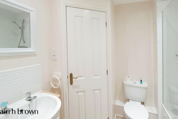 Harberd Tye - Photo 1