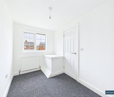 3 bedroom semi-detached house to rent - Photo 6