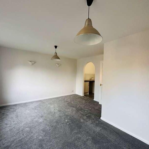 Caesars Gate, Warfield, Bracknell, RG42 - Photo 1