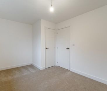 2 bedroom semi-detached house to rent - Photo 2