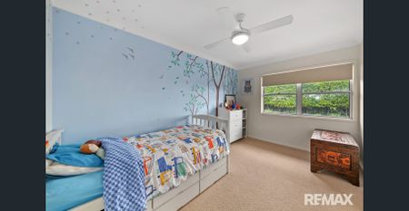 Contemporary four bedroom home including internet. - Photo 4