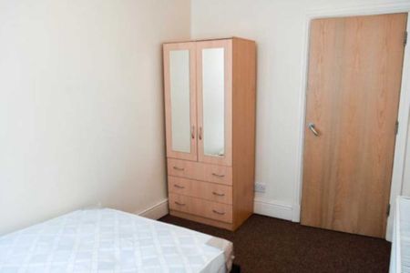 Price £1,290 pcm - Available Now - Furnished - Photo 2