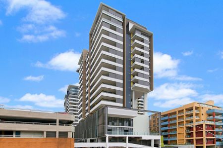 Large and Modern 2 Bedroom Apartment ! - Photo 2