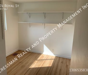 2 Bedroom Main Floor Unit in Rosemont - Photo 6