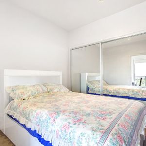 FULLY FURNISHED IMMACULATE APARTMENT IN BOX HILL - Photo 2
