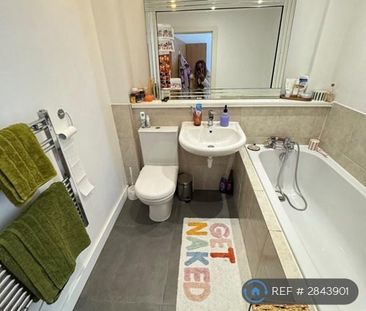 1 bedroom in a flat share to rent - Photo 6