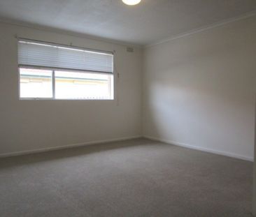 Spacious 2 Bedroom Unit with Reverse Cycle Heating & Air Conditioning - Photo 5