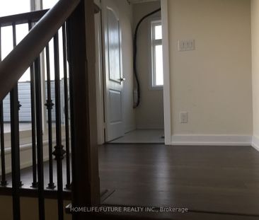 Condo Townhouse For Lease | N8129594 - Photo 6