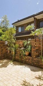 Spacious 3-Bedroom Townhouse in Prime Wollstonecraft Location - Photo 3