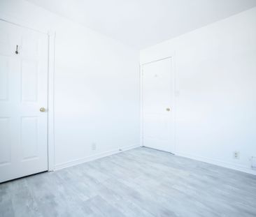 For Lease - 37 Holland Street Unit# 2, Bradford West Gwillimbury, O... - Photo 5