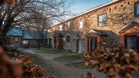 Farmhouse - Photo 4