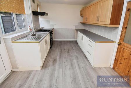 2 bedroom end of terrace house to rent - Photo 5