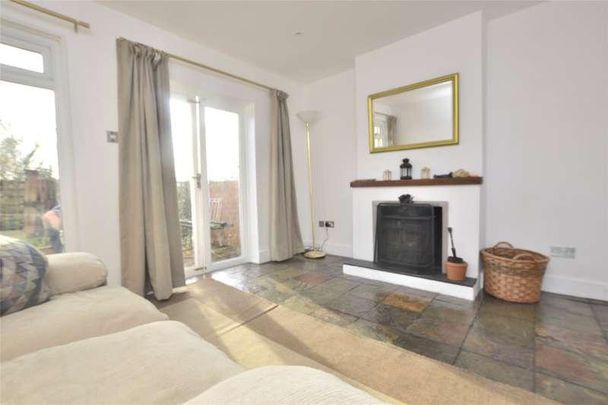 Central Road, Stroud, Gloucestershire, GL5 - Photo 1