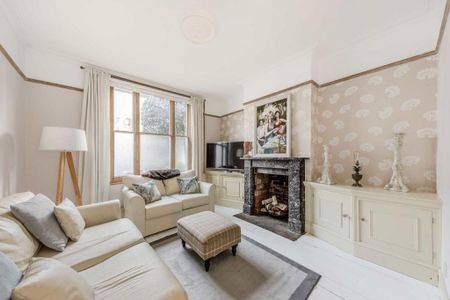 3 bedroom semi-detached house to rent - Photo 2