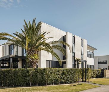 Modern Living in the Heart of Helensvale - Photo 3