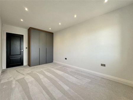 5 bedroom detached house to rent - Photo 3