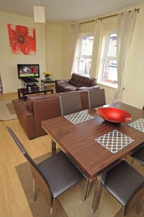 MODERN 6 BEDROOM TERRACE NEAR TOWN CENTRE - STUDENT HOME - Photo 5