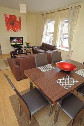 MODERN 6 BEDROOM TERRACE NEAR TOWN CENTRE - STUDENT HOME - Photo 3