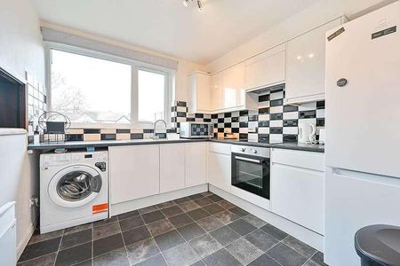 St Andrews Court, Grove, W4 - Photo 5