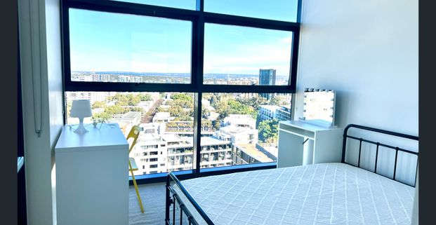 Luxurious Furnished 2-Bedroom Apartment with Stunning Views - Photo 1