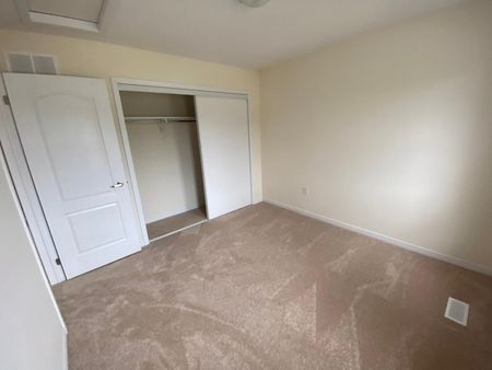 For Lease - 8871 Chickory Trail, Niagara Falls, Ontario - Photo 3