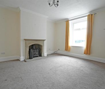 4 bedroom end of terrace house to rent - Photo 4