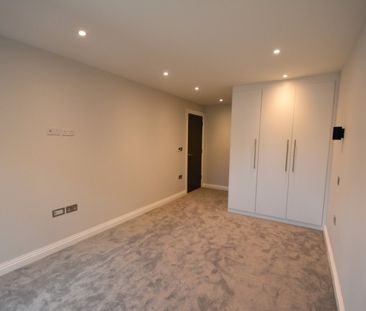 Oak End Way, Gerrards Cross, Buckinghamshire,SL9 - Photo 3