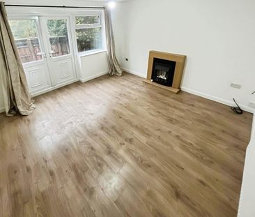 2 bedroom end of terrace house to rent - Photo 3